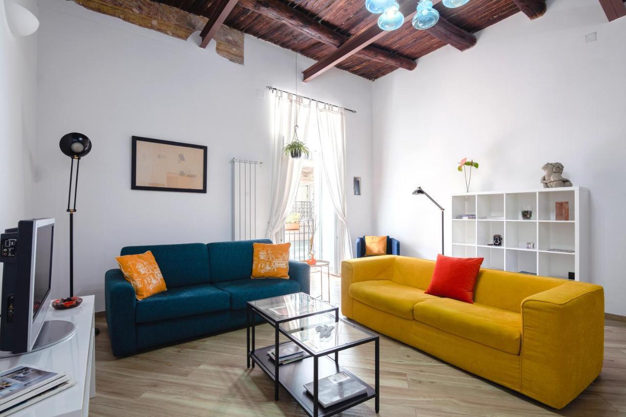 Appartamento Moderno Nel Centro Storico Naples Luaran gambar