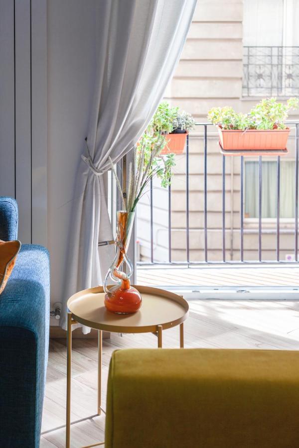 Appartamento Moderno Nel Centro Storico Naples Luaran gambar
